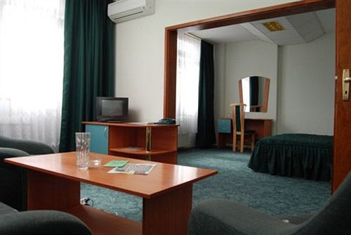 Elbrus Hotel Pazardsjik Eksteriør billede