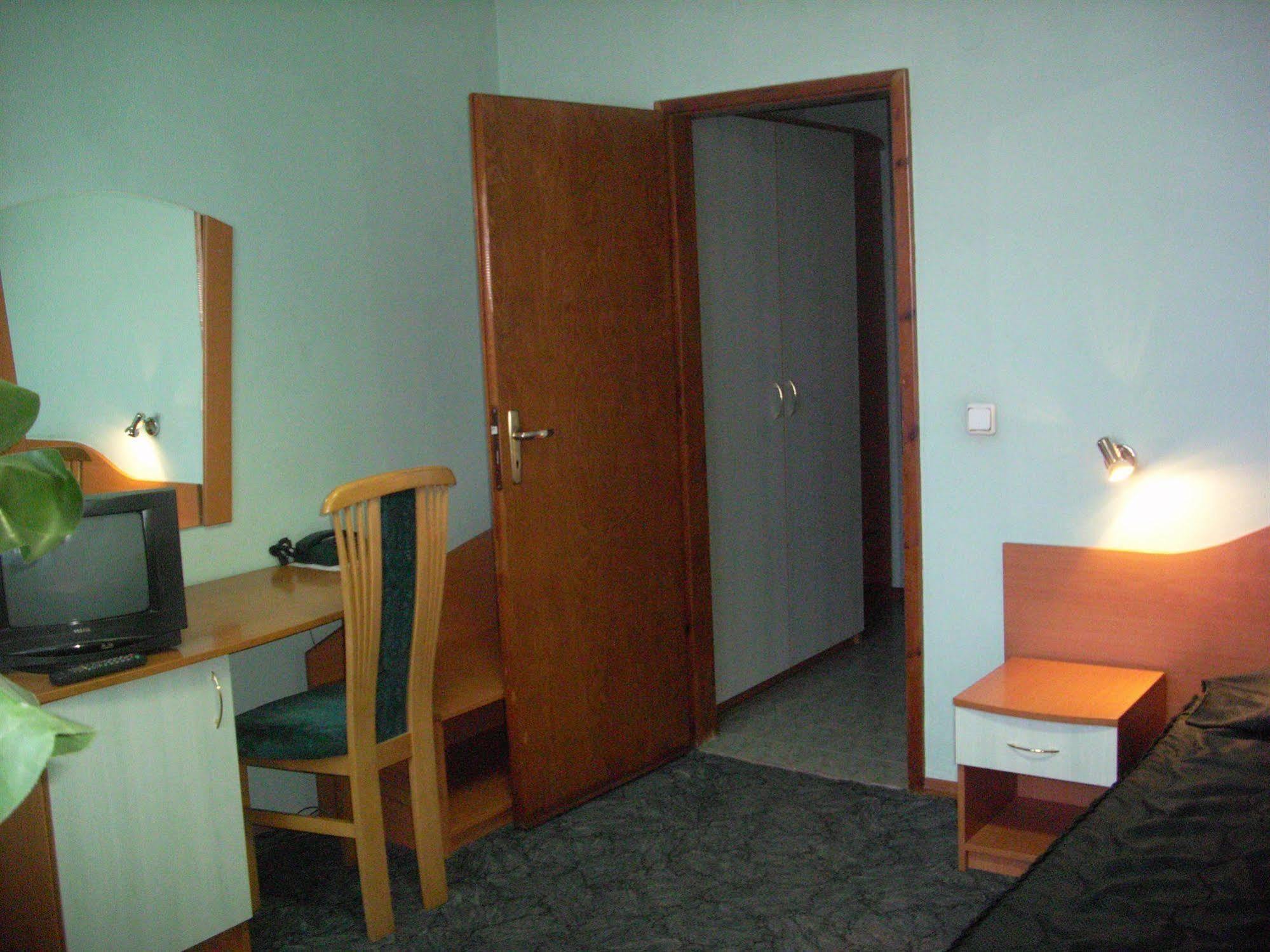 Elbrus Hotel Pazardsjik Eksteriør billede